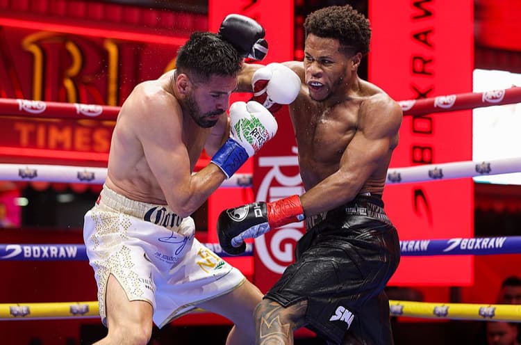 Devin Haney boxe avec prudence pour obtenir une large victoire aux points contre Jose Ramirez lors du spectacle de The Ring à Times Square
