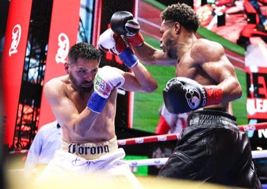 Devin Haney vence ampliamente por puntos a José Ramírez con un boxeo técnico en el evento de The Ring en Times Square